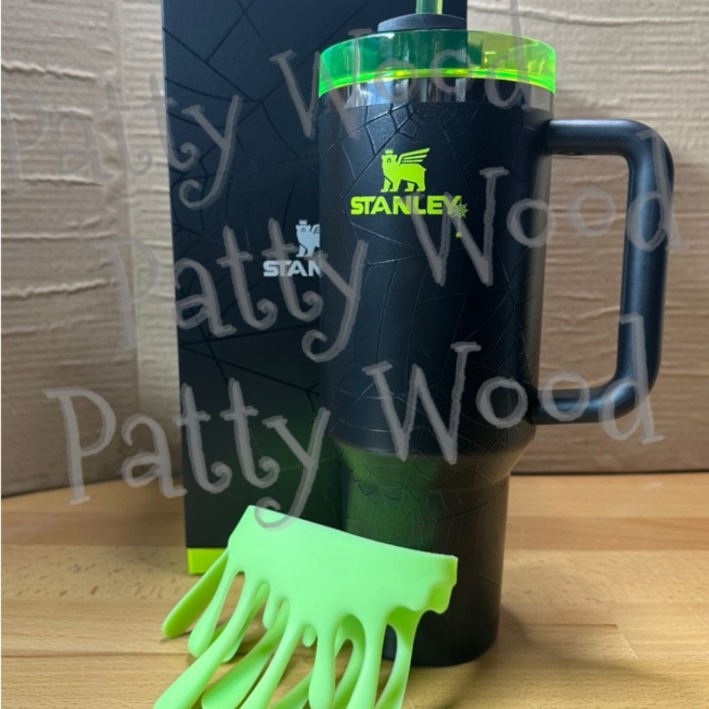 Stanley spider Web Black Tumbler with Bright Green Lid and Accessory